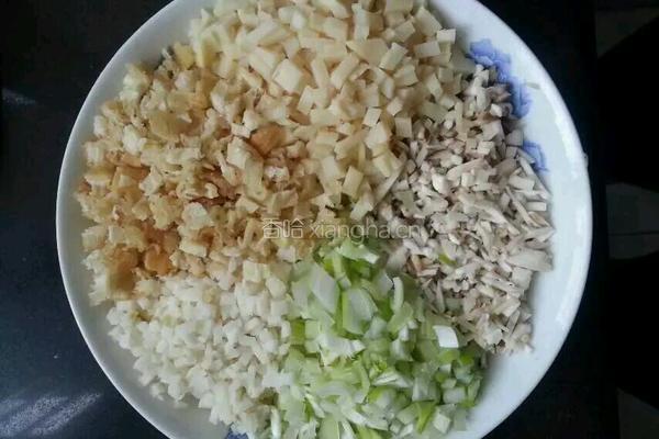 鸡肉狮子头的做法图解1