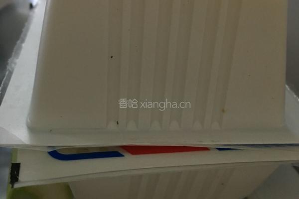 虾仁茭白炖豆腐的做法图解1
