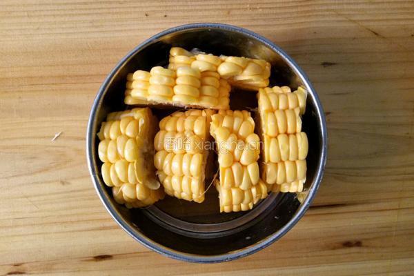 虫草花干贝玉米汤的做法图解2