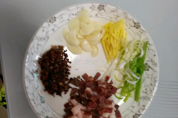 干烧鲤魚的做法图解1