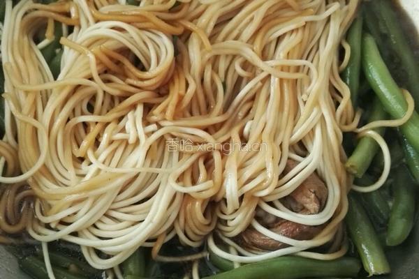 猪小排豆角焖面的做法图解9