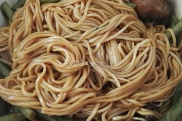 猪小排豆角焖面的做法图解10