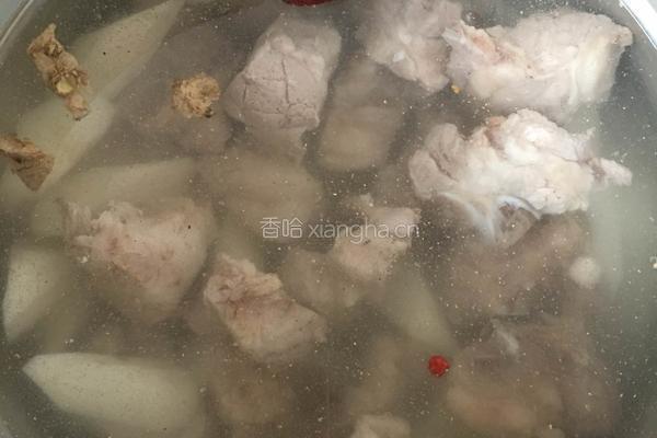 红菇山药龙骨汤的做法图解4