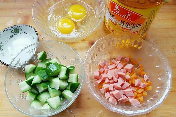蛋炒饭饭的做法图解1