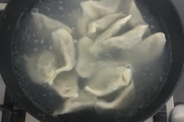 芹菜牛肉馅饺子的做法图解5