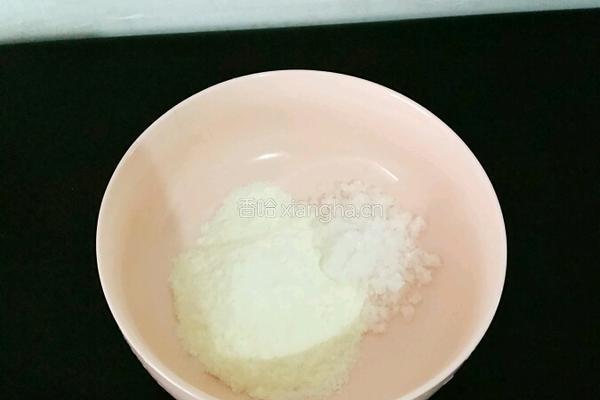 牛奶布丁的做法图解2