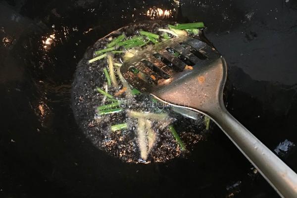 面包鸡煮粉条的做法图解5