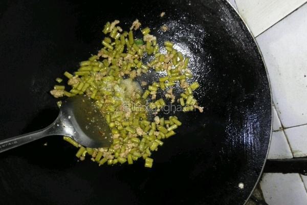 酸豆角炒肉的做法图解5