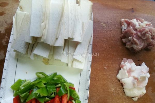 杏鲍菇炒肉的做法图解2