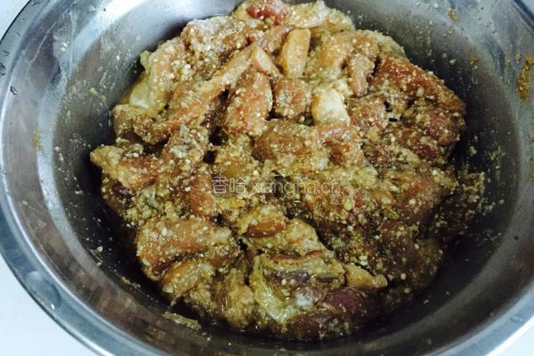 南瓜粉蒸肉的做法图解4