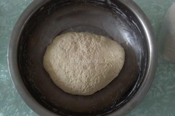 牛奶杂粮饼的做法图解1
