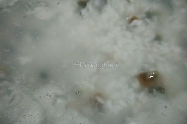 皮蛋瘦肉粥的做法图解5