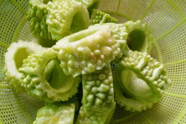 苦瓜酿肉的做法图解1