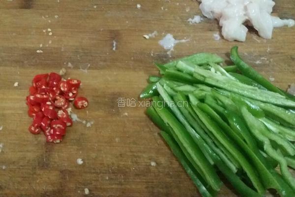 家常油豆腐炒肉的做法图解1