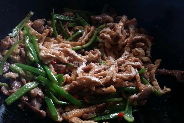 家常油豆腐炒肉的做法图解5