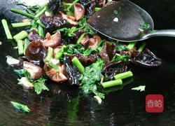 香菇黑木耳炒芹菜（降血压的菜)的做法图解6