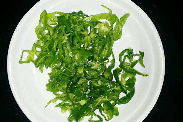 洋葱青椒肉丝的做法图解2