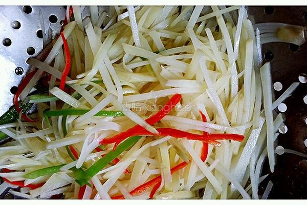 酸辣土豆丝的做法图解6