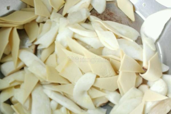 杏鲍菇炒豆皮～家常菜的做法图解5
