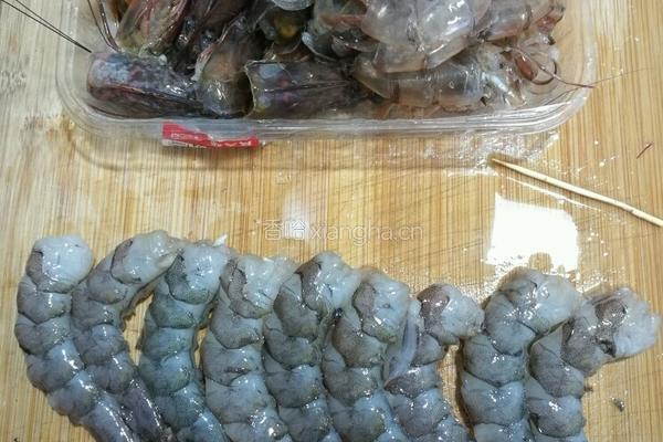 酥炸大虾的做法图解1
