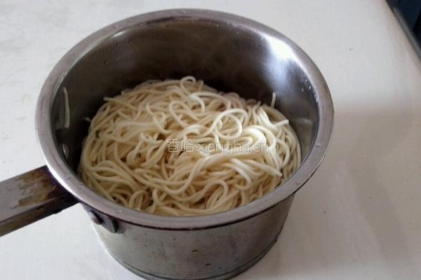 蔬三丝炒面的做法图解5