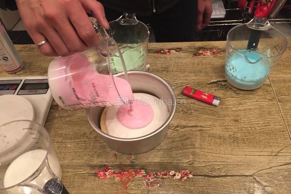 彩虹慕斯的做法图解3