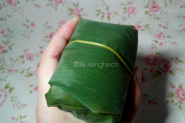 咸肉蛋黄粽的做法图解12