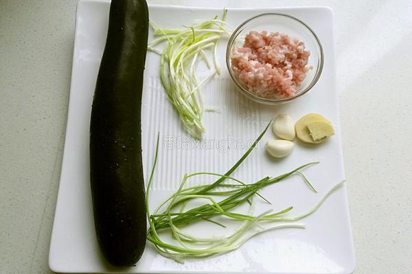 茄汁肉沫酿广茄的做法图解1