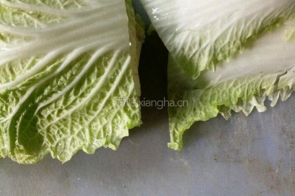 白菜肉卷的做法图解1