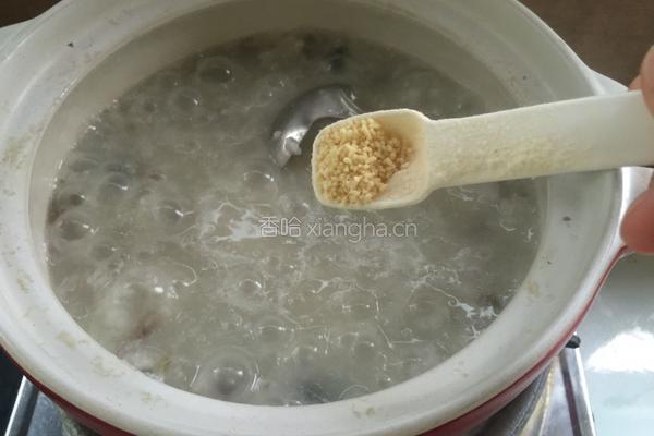 皮蛋瘦肉粥的做法图解12