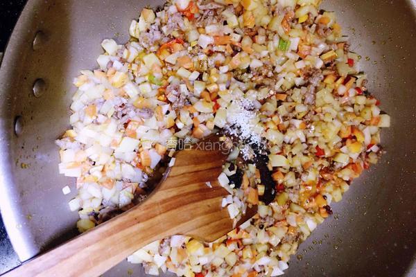 土豆肉末泡菜丁的做法图解9