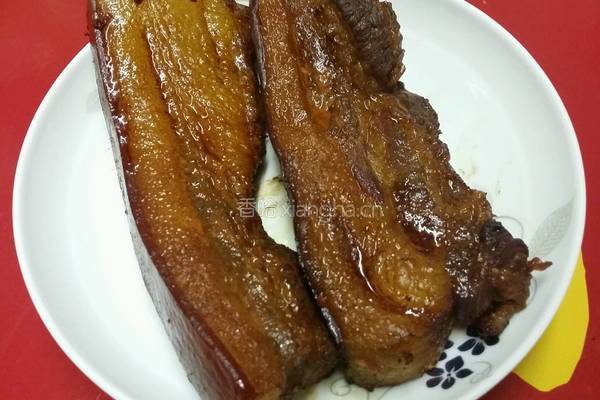 洋葱炒熏肉的做法图解1