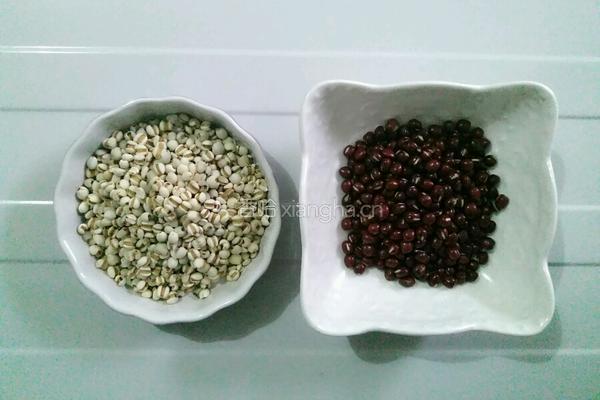 红豆薏米粥的做法图解1