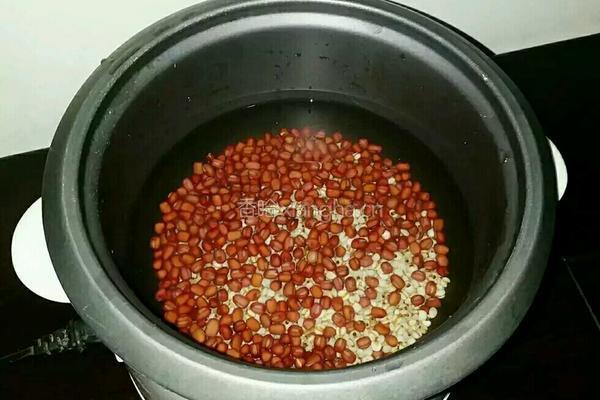 红豆薏米粥的做法图解3