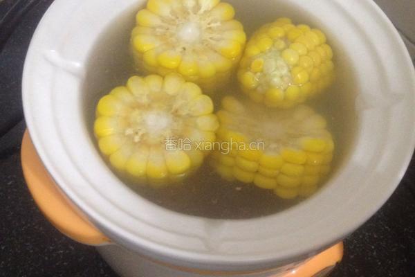 排骨玉米黄豆薏米汤的做法图解2