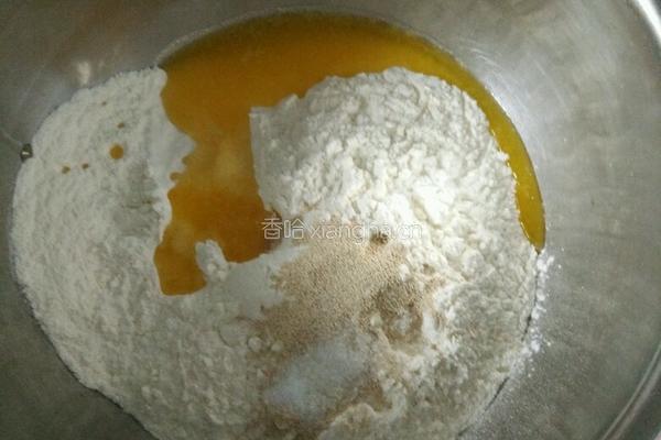 8寸披萨饼底的做法图解3