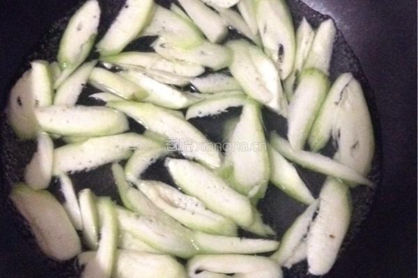 丝瓜紫菜蛋汤的做法图解3