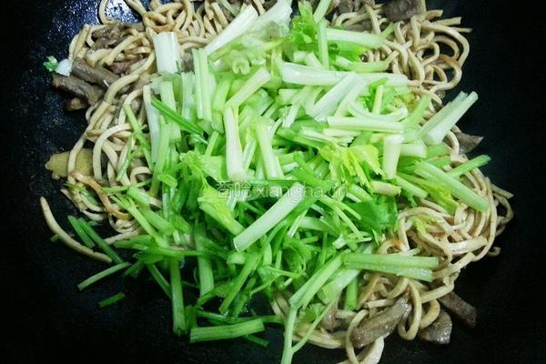 芹菜炒千丝的做法图解6
