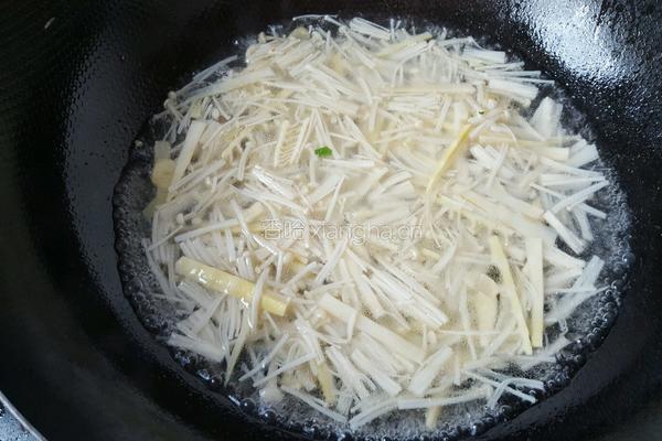 金针炖春笋的做法图解12