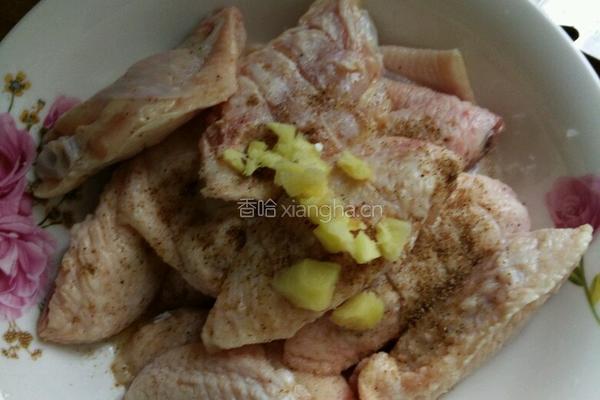 三汁闷鸡翅的做法图解1