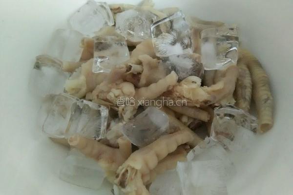 泡椒凤爪的做法图解4
