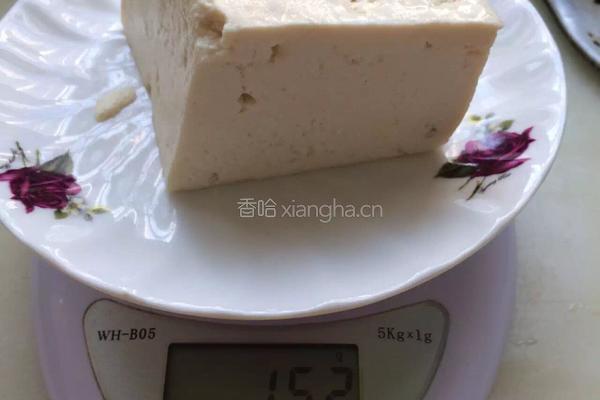 豆腐拌杂蔬的做法图解1