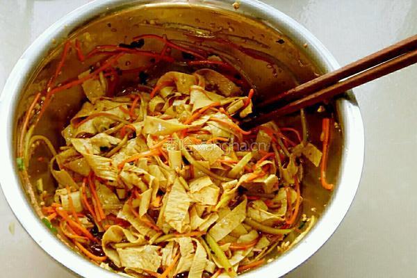 凉拌豆腐皮的做法图解3
