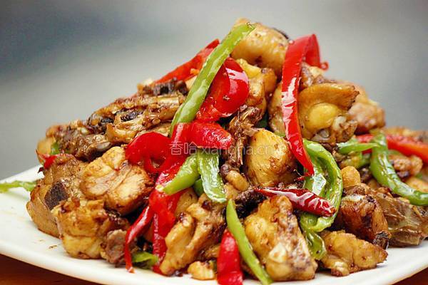 辣炒鸡腿肉的做法图解1