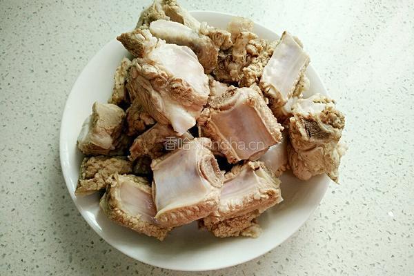 玉米烧排骨的做法图解4