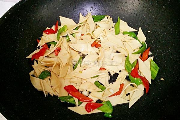 小炒豆腐皮的做法图解8