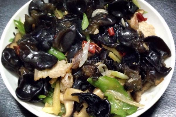 香菇木耳炒瘦肉的做法图解9