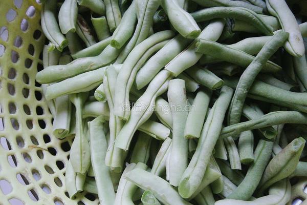 豆角土豆素卤面的做法图解1