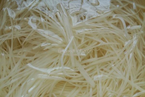 干焙土豆丝的做法图解2