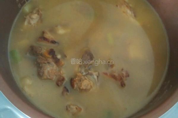 排骨蔬菜焖米饭的做法图解3